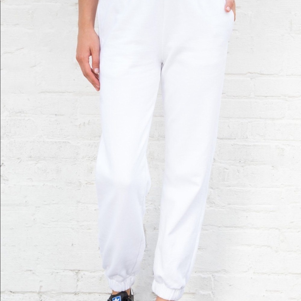 White Brandy Melville rosa sweatpants